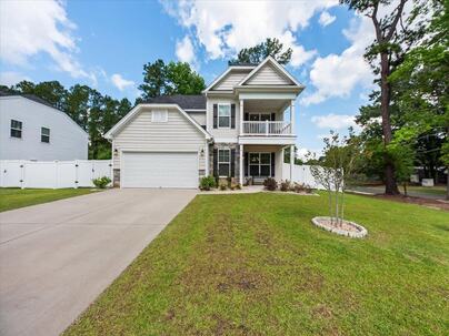 Photo 1 of 25 : 102 Ashley Cove Way