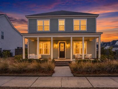 Photo 1 of 25 : 643 Blueway Avenue