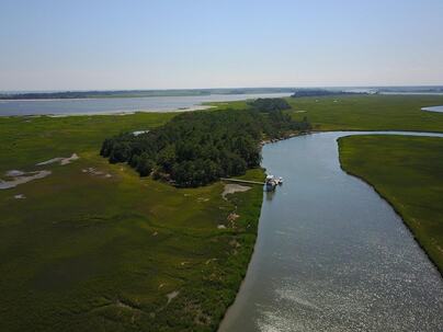 Photo 1 of 9 : Home on Cole Island