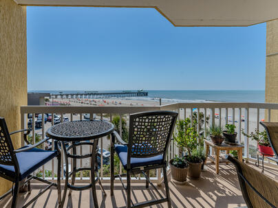 Photo 1 of 25 : 201 Arctic Avenue, #Apt 302
