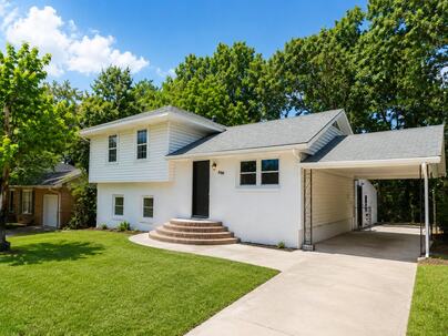 Photo 1 of 20 : 3354 Mountainbrook Avenue