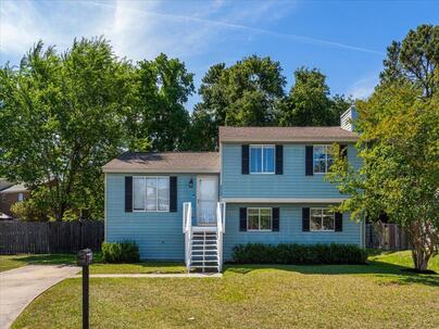 Photo 1 of 25 : 4950 Amberwood Lane