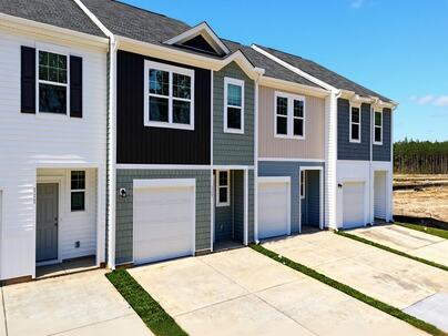 Photo 1 of 13 : 150 Cotton Leaf Boulevard, #17