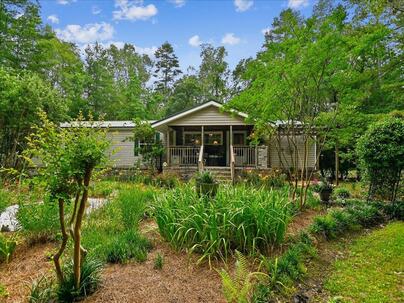 Photo 1 of 25 : 7089 Parkers Ferry Road