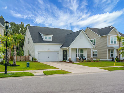Photo 1 of 25 : 995 Arrowwood Way