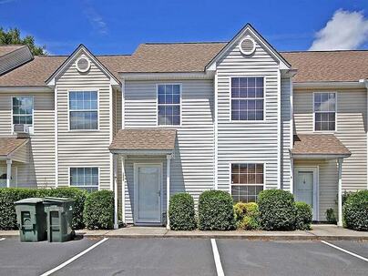 Photo 1 of 20 : 1403 Dove Run Drive, #B
