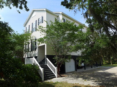 Photo 1 of 25 : 3332 Myrtle Street