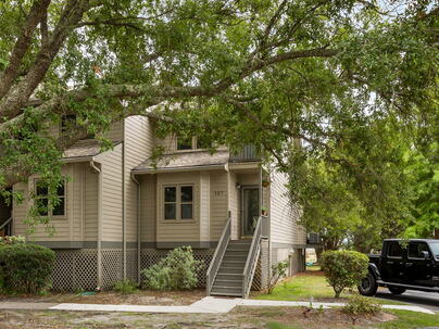 Photo 1 of 25 : 127 River Breeze Drive, #Unit 32