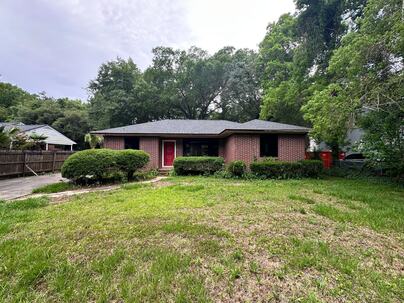 Photo 1 of 19 : 321 Howle Avenue