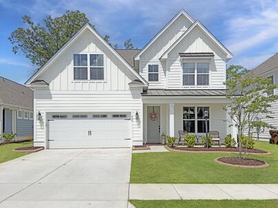 Photo 1 of 25 : 460 Eagleview Drive