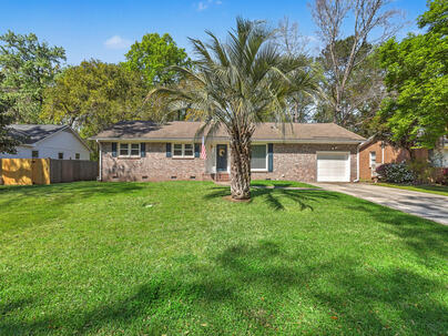 Photo 1 of 25 : 737 Canary Drive