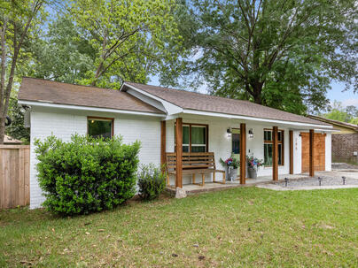 Photo 1 of 25 : 205 Bristow Drive