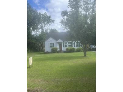 Photo 1 of 6 : 1735 Pinckney Park Drive