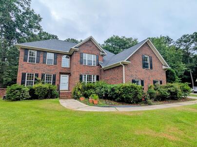 Photo 1 of 25 : 150 Haleswood Circle