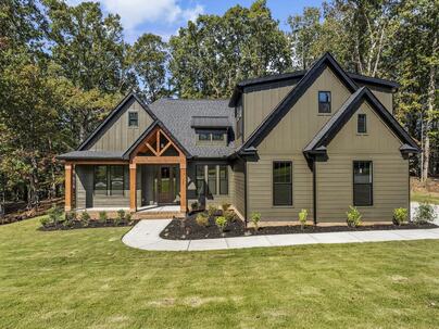 Photo 1 of 15 : Home on Gradydale Lane