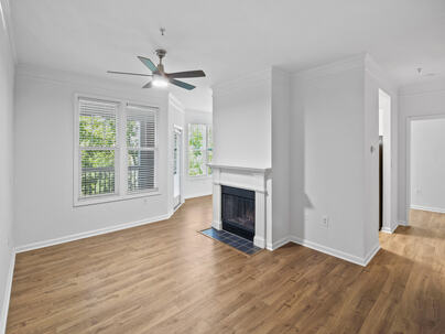 Photo 1 of 25 : 2033 Chatelain Way