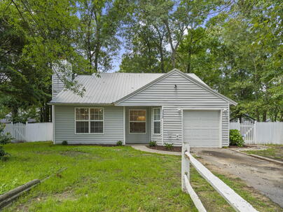 Photo 1 of 25 : 332 Macgregor Drive