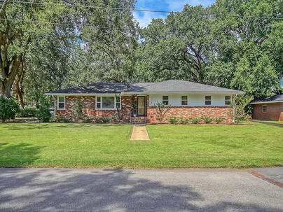 Photo 1 of 25 : 1114 Northbridge Drive