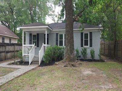 Photo 1 of 9 : 135 Dowling Avenue