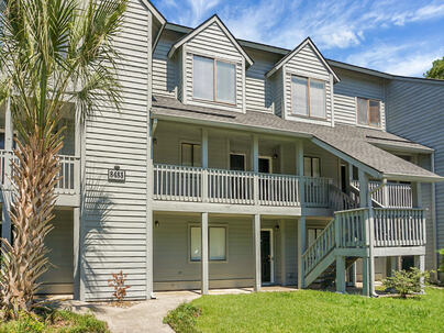 Photo 1 of 25 : 8483 Yadkin Circle, #J