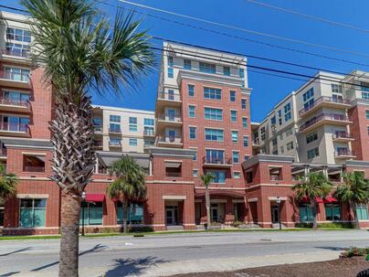Photo 1 of 18 : 150 Bee Street, #808