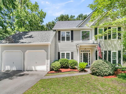 Photo 1 of 25 : 2052 Prospect Hill Drive