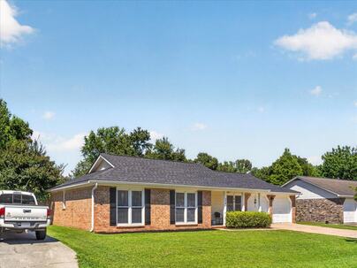 Photo 1 of 25 : 324 Houston Drive