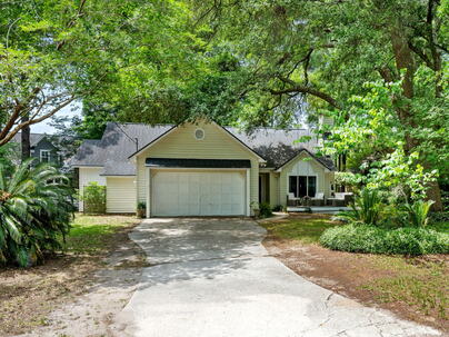 Photo 1 of 25 : 738 Boyce Court