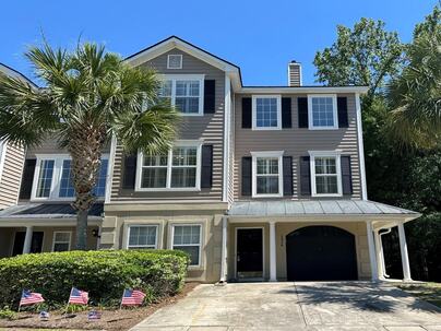 Photo 1 of 25 : 2858 Woodland Park Drive