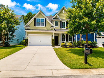 Photo 1 of 25 : 114 Carriage Hill Place