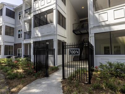 Photo 1 of 20 : 1025 Riverland Woods Place, #Apt 708