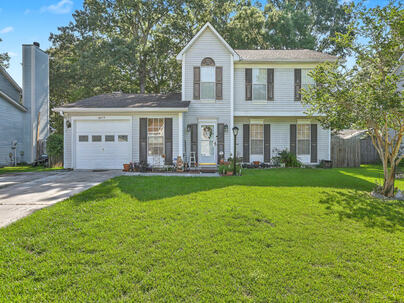 Photo 1 of 25 : 8475 Scotts Mill Drive