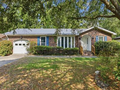 Photo 1 of 25 : 226 Loblolly Circle