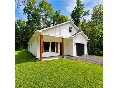 Photo 1 of 8 : 5734 Glifton Avenue