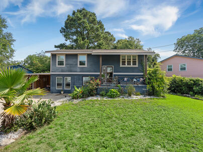 Photo 1 of 25 : 1470 Woodview Lane