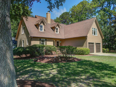 Photo 1 of 25 : 667 Serotina Court