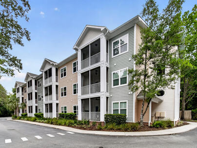 Photo 1 of 25 : 1755 Central Park Road, #5307