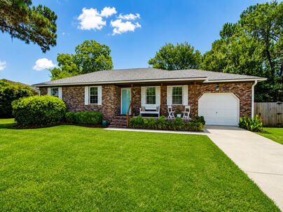 Photo 1 of 25 : 1084 Rosemead Road