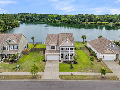 Photo 1 of 25 : 2721 Harmony Lake Drive