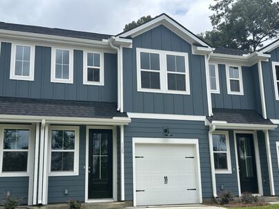 Photo 1 of 25 : 125 Berry Shoals Drive