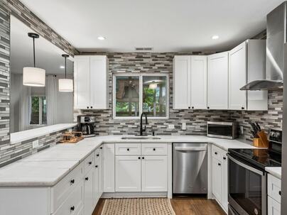 Photo 1 of 25 : 1129 Armstrong Avenue
