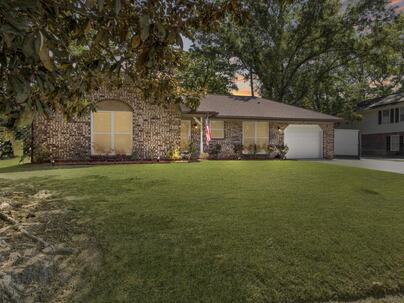 Photo 1 of 20 : 742 Olney Road