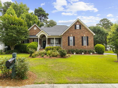 Photo 1 of 25 : 2001 Carriage Way