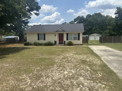 Photo 1 of 14 : 376 Gospel Hill Court