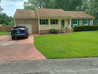 Photo 1 of 2 : 406 Willow Court