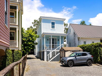 Photo 1 of 24 : 162 Spring Street, #D