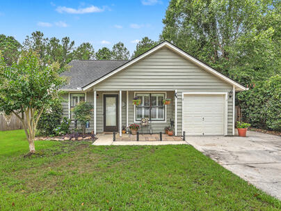 Photo 1 of 25 : 1453 Cypress Court