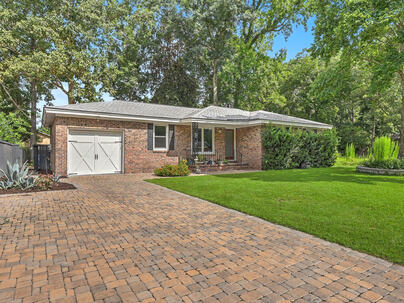 Photo 1 of 25 : 2050 Bishop Drive
