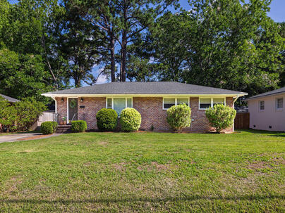 Photo 1 of 25 : 1056 Keats Road