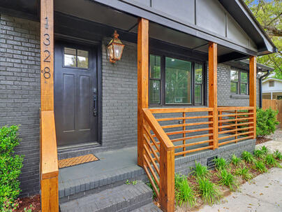 Photo 1 of 25 : 1328 Hermitage Avenue
